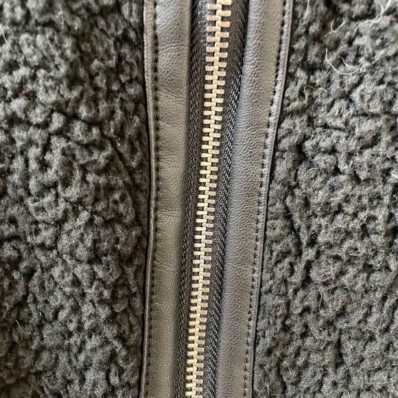 Teddy jacket NWT with faux leather trim - Picture 3 of 7